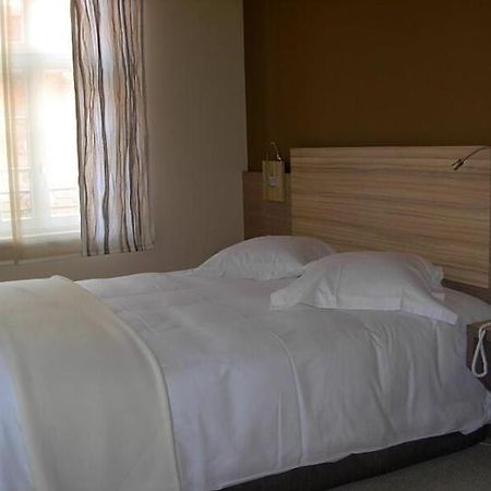 Hostellerie Au Cygne Wissembourg Bagian luar foto