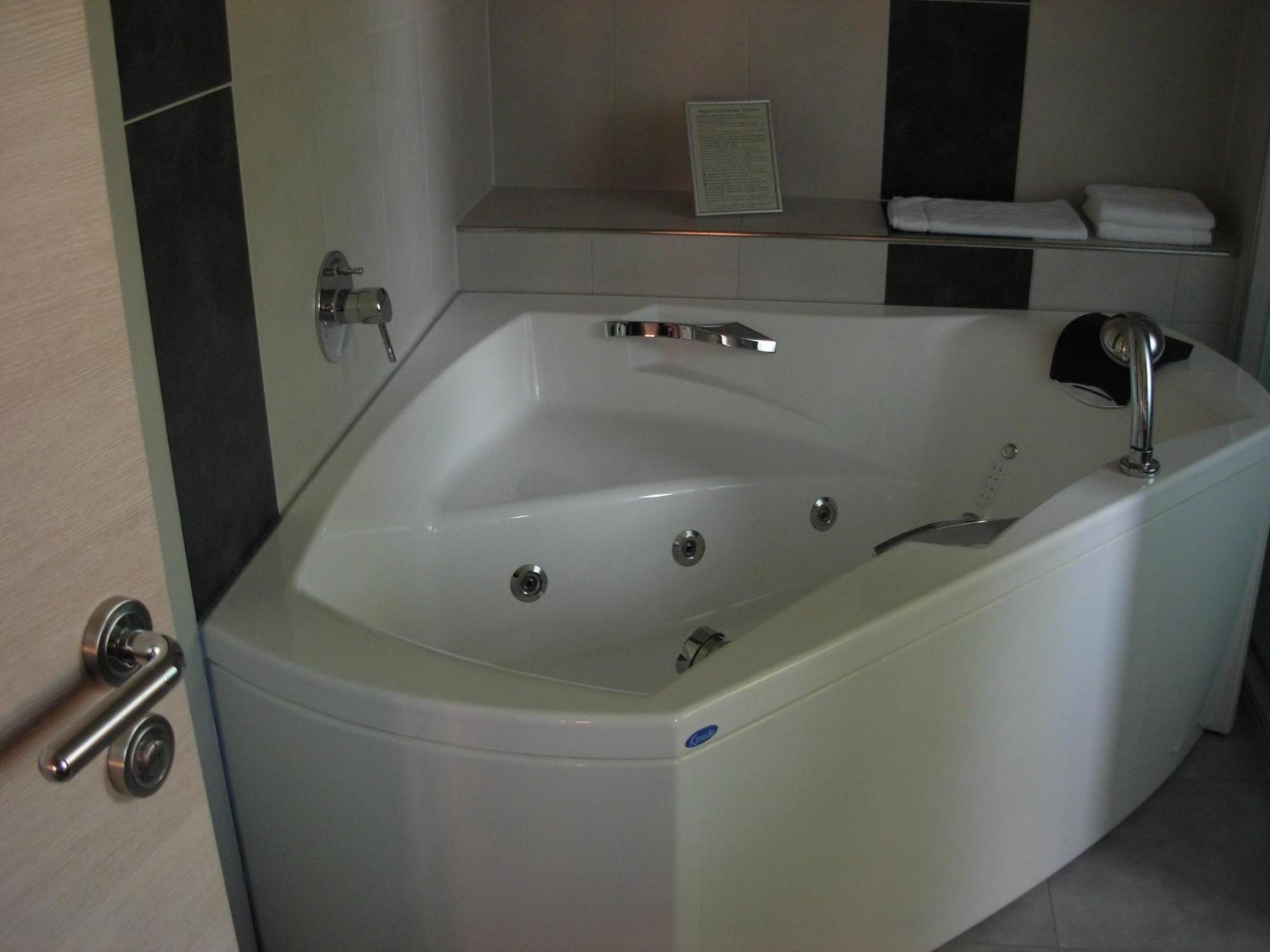 Hostellerie Au Cygne Wissembourg Bagian luar foto