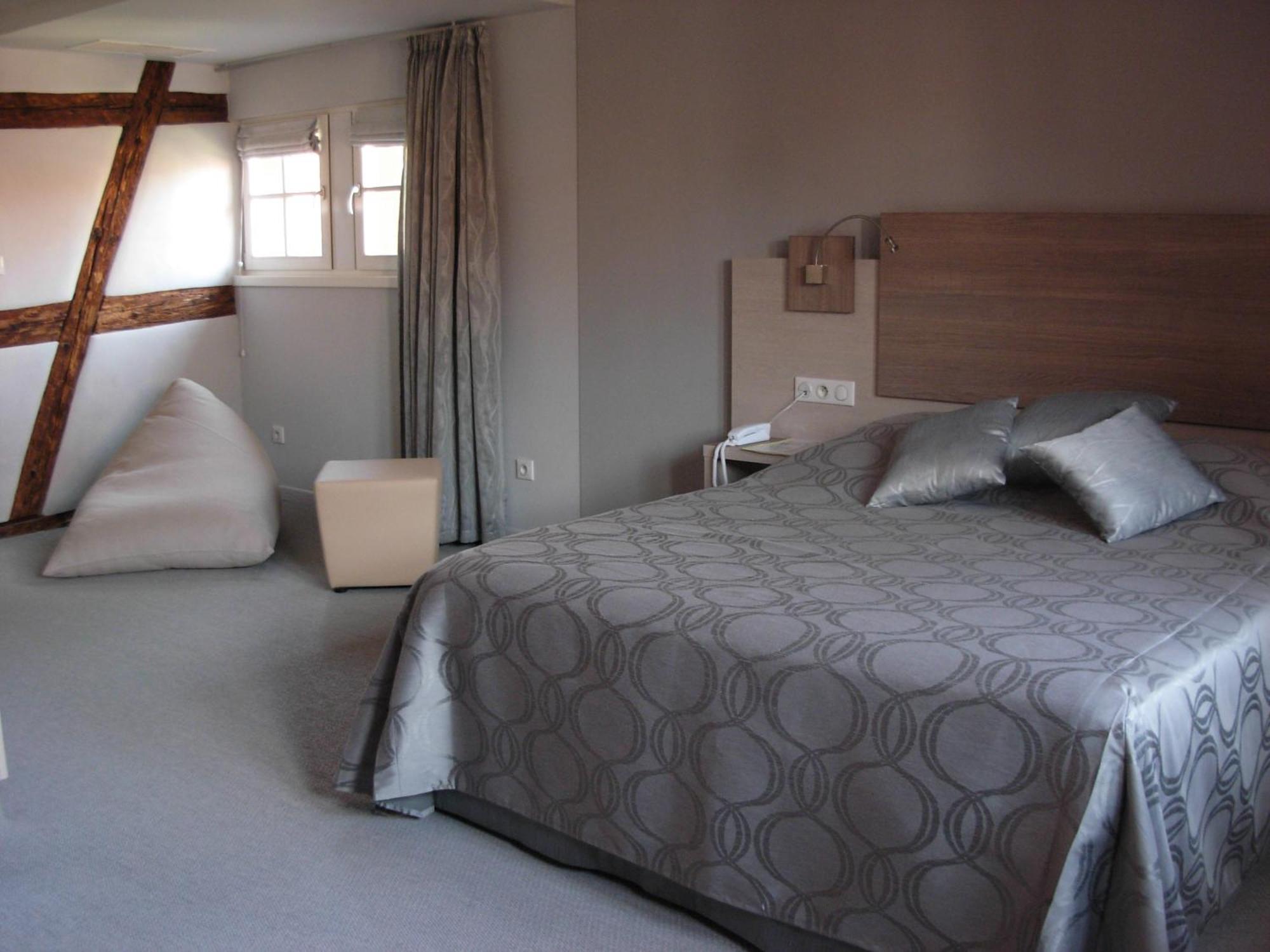 Hostellerie Au Cygne Wissembourg Bagian luar foto