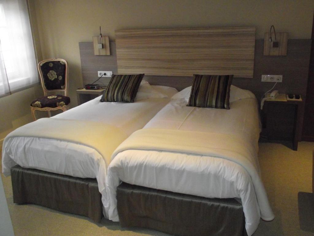 Hostellerie Au Cygne Wissembourg Ruang foto