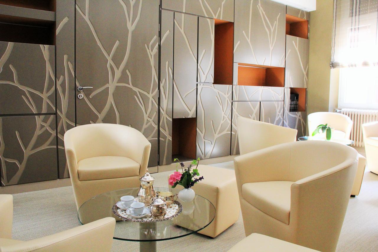 Hostellerie Au Cygne Wissembourg Bagian luar foto