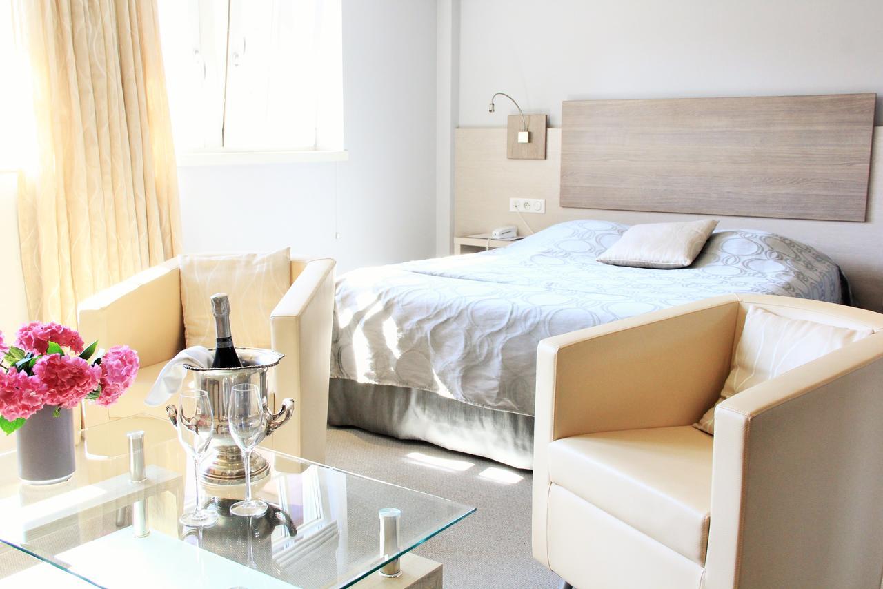Hostellerie Au Cygne Wissembourg Bagian luar foto
