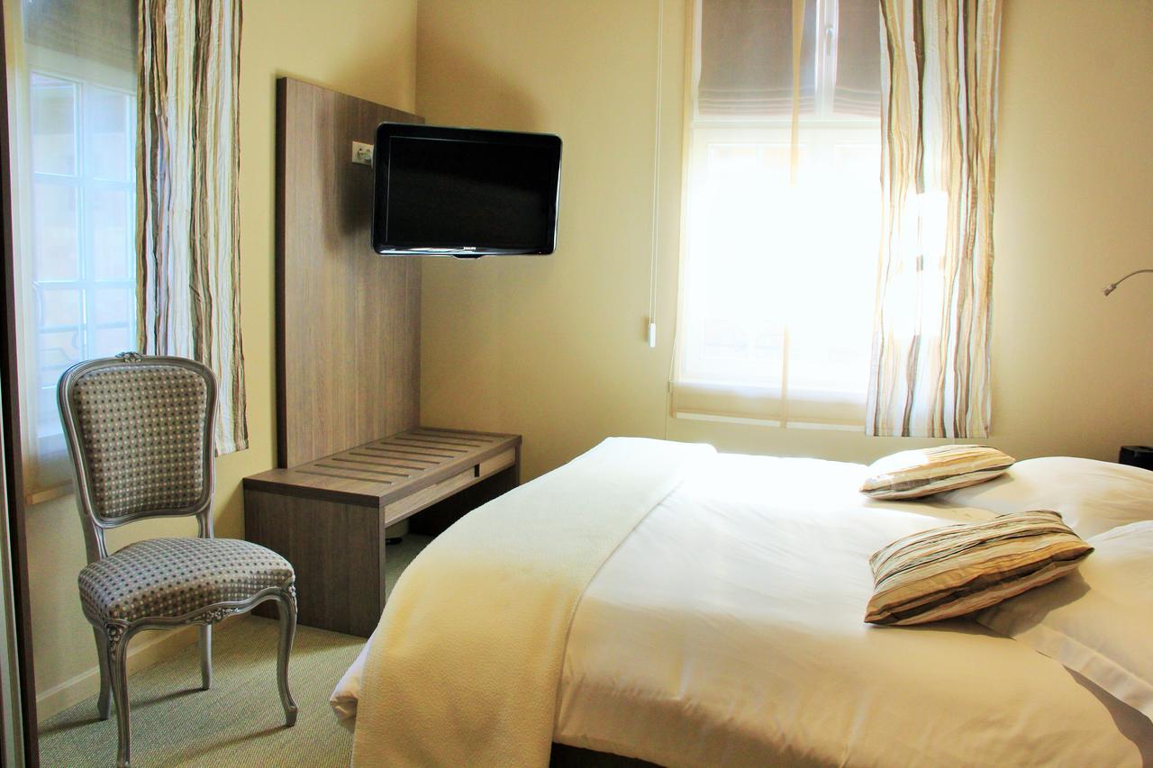 Hostellerie Au Cygne Wissembourg Bagian luar foto