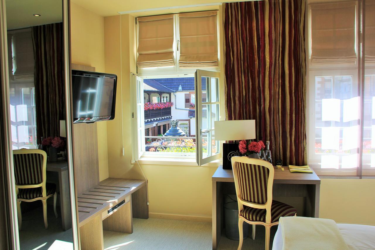 Hostellerie Au Cygne Wissembourg Bagian luar foto