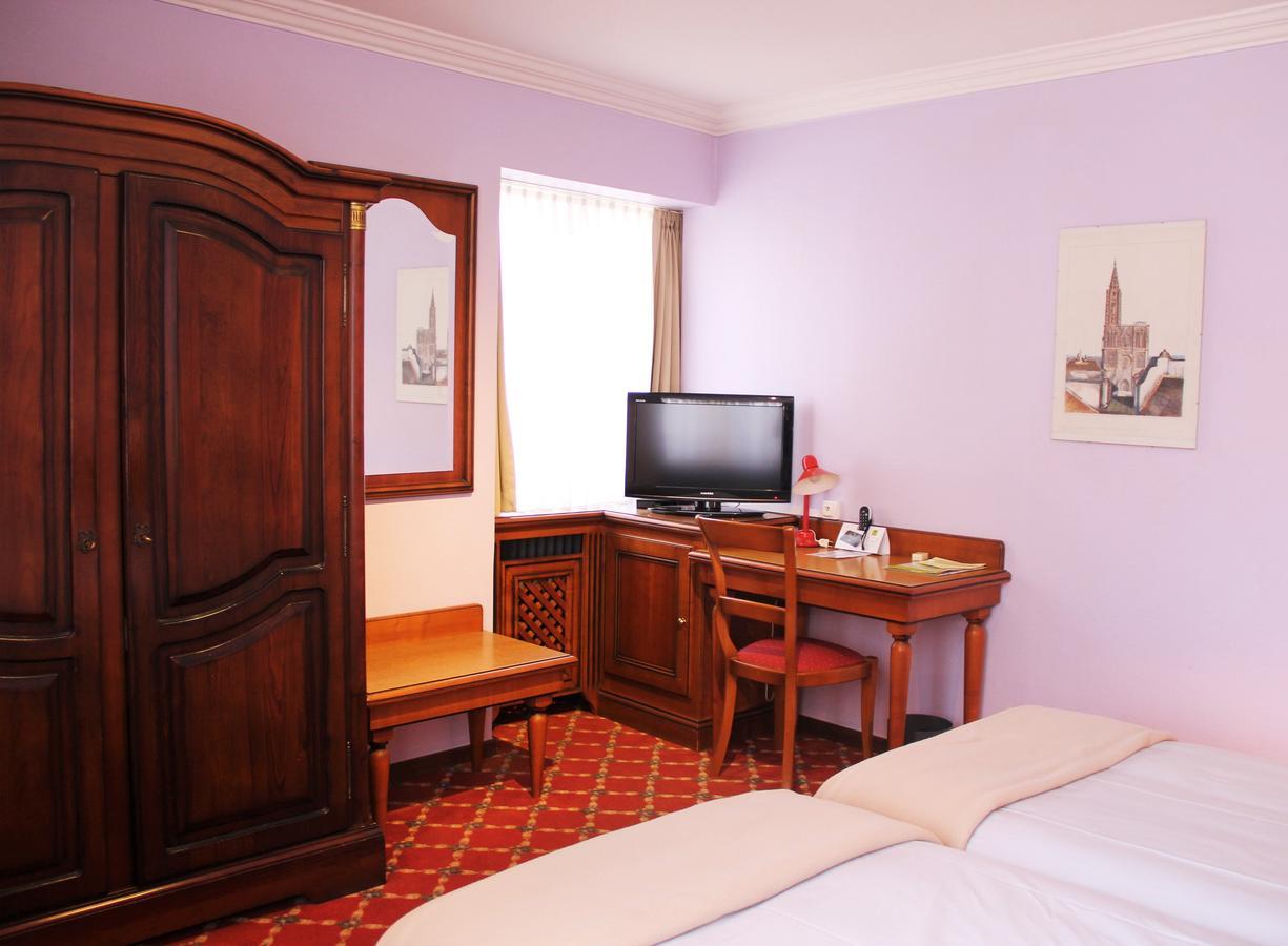 Hostellerie Au Cygne Wissembourg Bagian luar foto