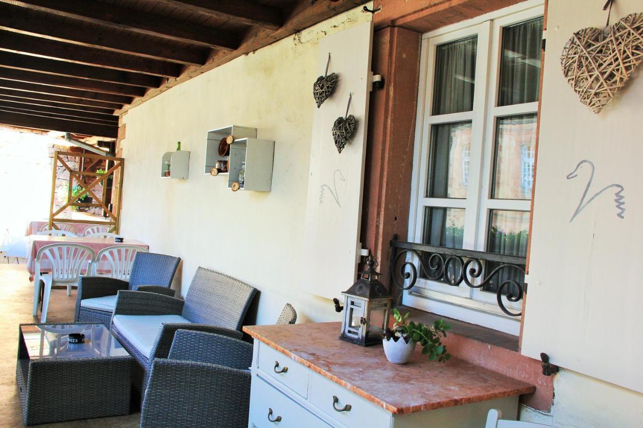 Hostellerie Au Cygne Wissembourg Bagian luar foto